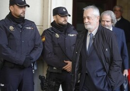 La Audiencia de Sevilla envía a prisión a Griñán y siete condenados más por el caso ERE
