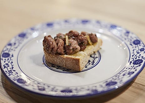 Imagen secundaria 1 - «Yo no como carne, pero la casquería sí me mola»