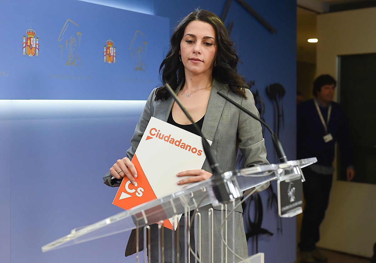 La presidenta de Ciudadanos, Inés Arrimadas, el viernes en la sala de prensa del Congreso