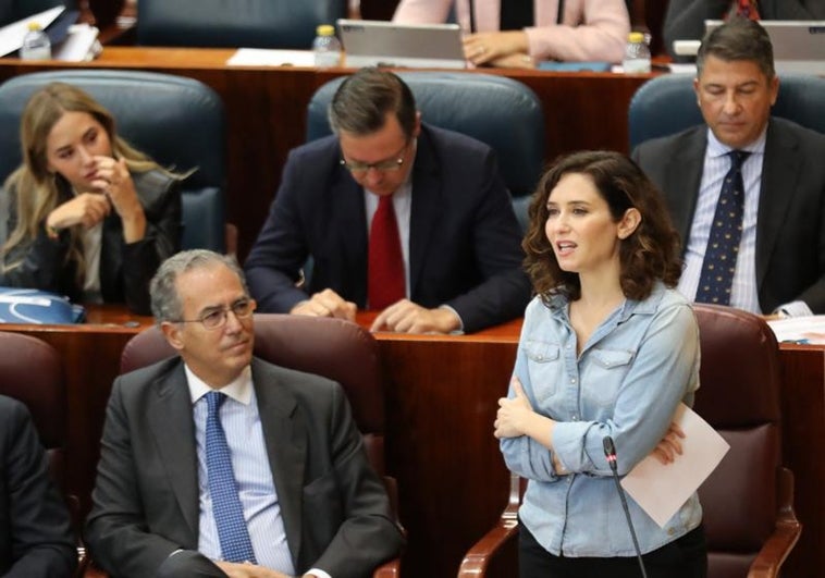 Ayuso pide la dimisión de Irene Montero por «sacar a los violadores» a la calle