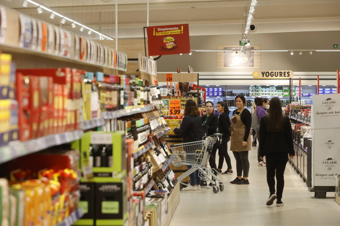 La inauguración del nuevo Lidl de la carretera de Palma del Río, en imágenes