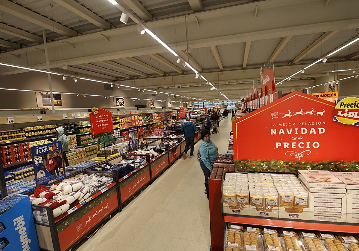 Interior del nuevo supermercado de Lidl inaugurado este jueves 17 de noviembre en Córdoba