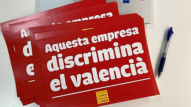 Imagen de los carteles de la Plataforma per la Llengua