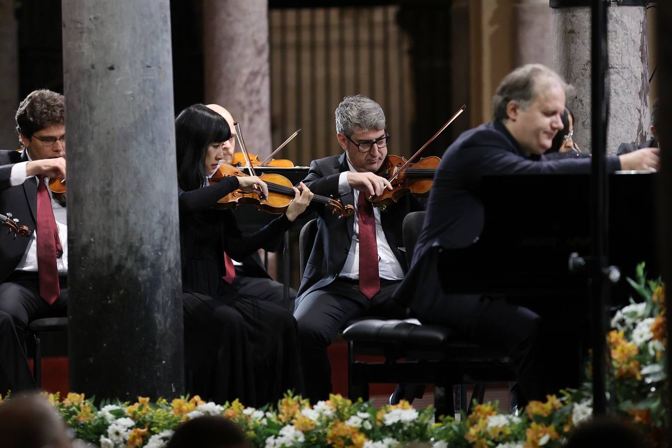El sublime concierto de Josu de Solaun y la Orquesta de Córdoba, en imágenes