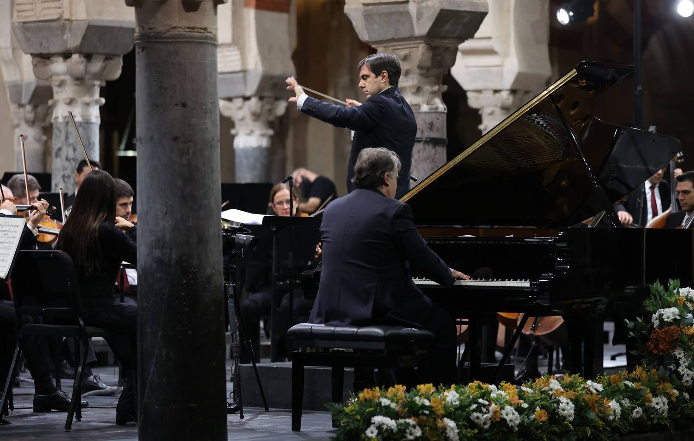El sublime concierto de Josu de Solaun y la Orquesta de Córdoba, en imágenes