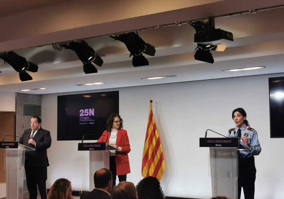 El consejero catalán de Interior, la consejera de Igualdad y la inspectora Escudé