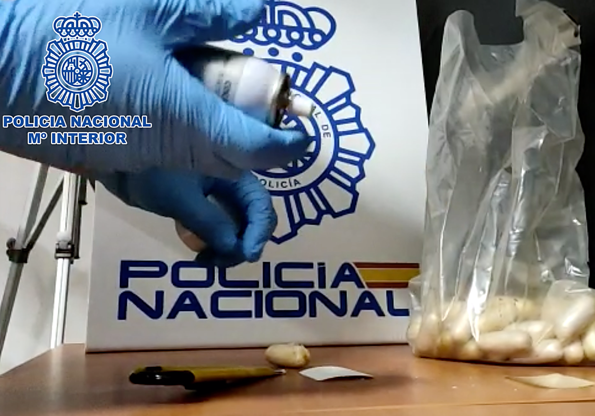 Droga incautada que llevaba el detenido en el interior de su organismo