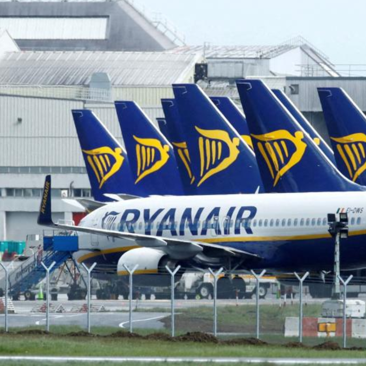 Ryanair reabre sus bases en Tenerife Sur y Lanzarote