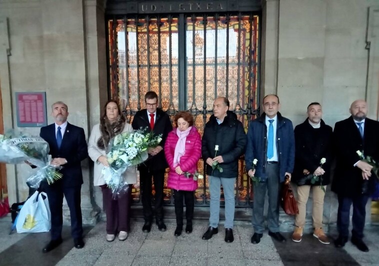 Fiscalía y Gobierno vasco confrontan sobre la semilibertad de etarras en un acto de la AVT