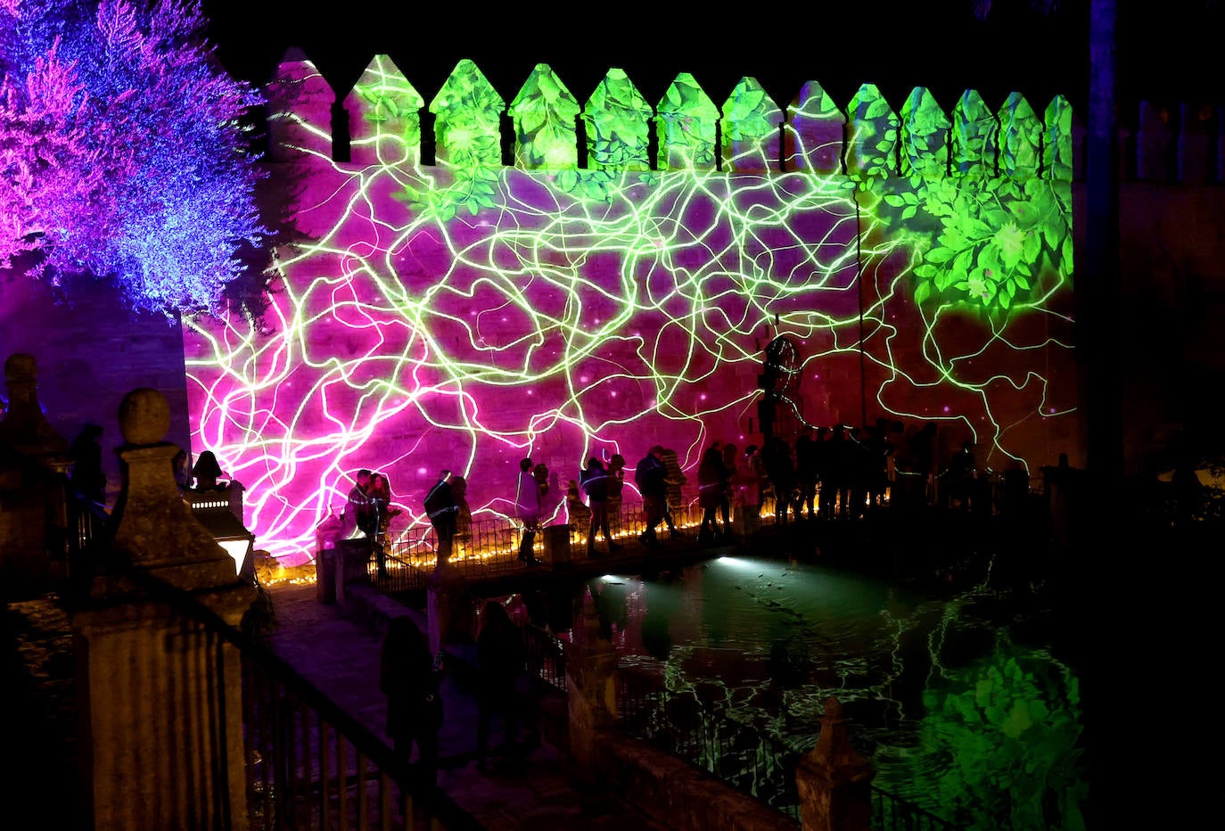 El deslumbrante espectáculo nocturno del Alcázar de Córdoba, en imágenes