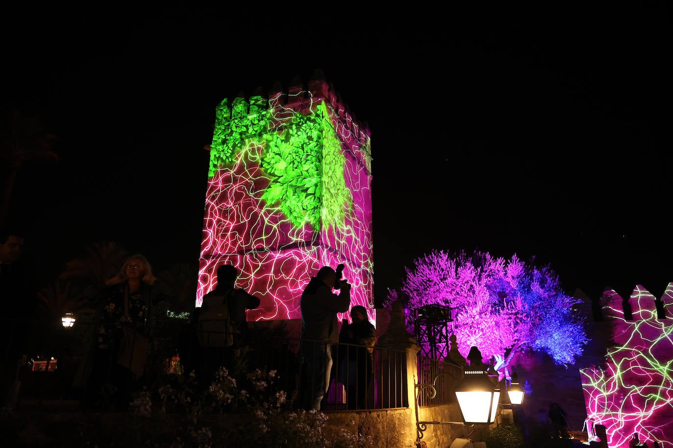 El deslumbrante espectáculo nocturno del Alcázar de Córdoba, en imágenes