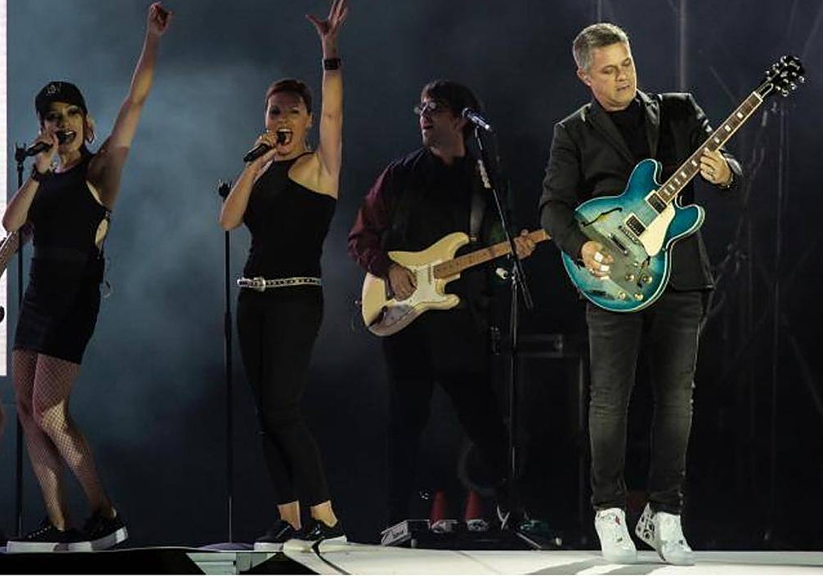 Alejandro Sanz durante un concierto