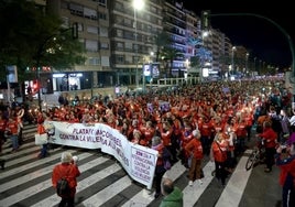 Unas 3.000 personas se manifiestan en Córdoba contra la violencia machista al grito de «nosotras no matamos»