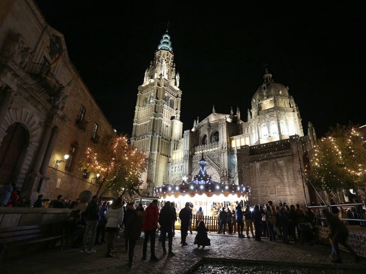 Toledo da la bienvenida a Navidad con el encendido del alumbrado