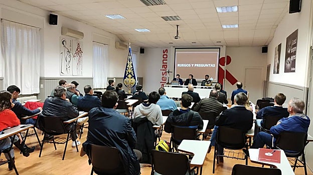 Un momento del cabildo celebrado este domingo