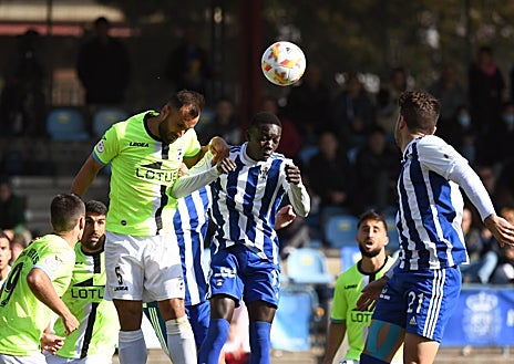 Imagen secundaria 1 - 0-0: Empate que sabe a poco del Talavera frente a la Balona