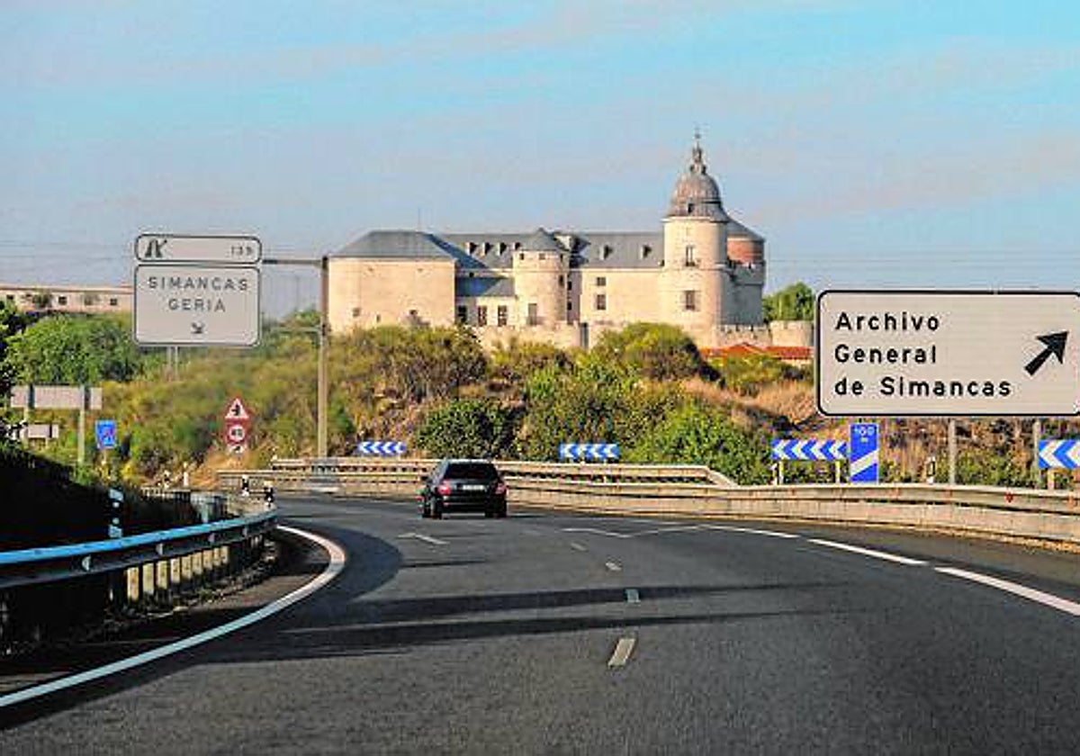 La A-62 a su paso por el municipio de Simancas