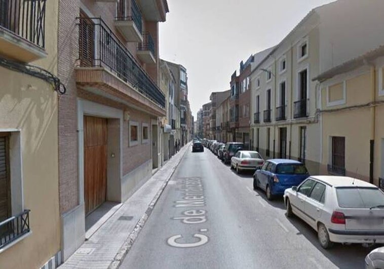 Una mujer hiere con unas tijeras a un hombre en Almansa