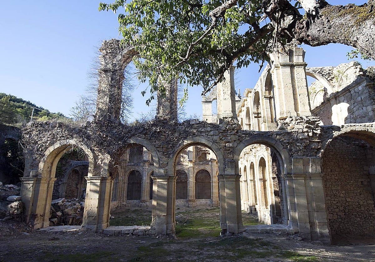 Ruinas del Monasterio de Santa María de Rioseco, en la provincia de Burgos