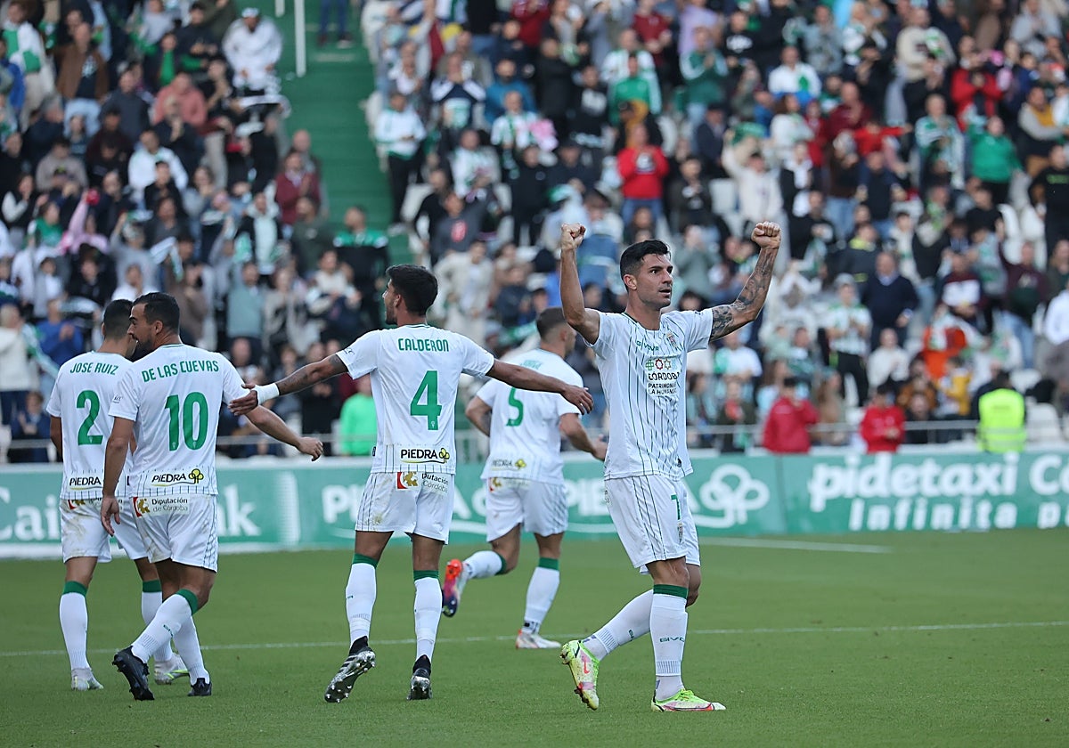 Los jugadores del Córdoba celebran un gol en El Arcángel