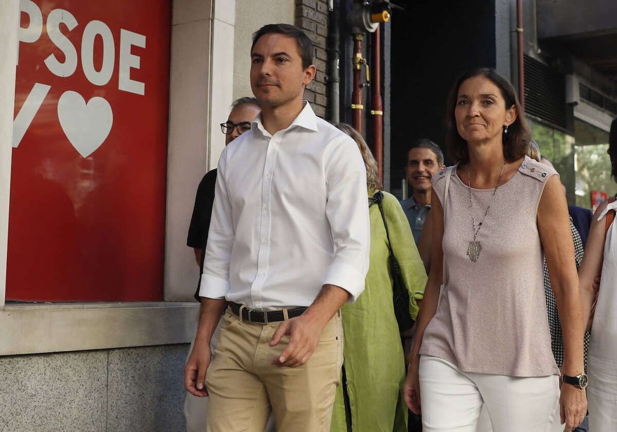 Malestar en el PSOE con Lobato por asegurarse su candidatura y  desentenderse de la municipal