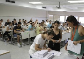 Andalucía saca casi 18.000 plazas a oposición con más peso para los interinos