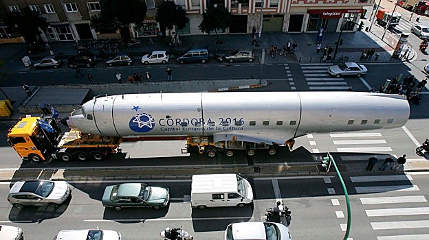 Traslado del avión hacia el Balcón del Guadalquivir