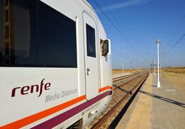 La Junta avanza en su proyecto de trenes entre las capitales andaluzas y licitará un estudio de demanda antes de final de año