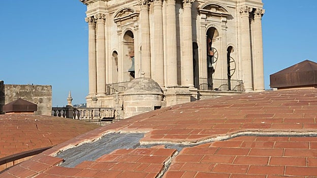 Detalle de las grietas sobre las bóvedas