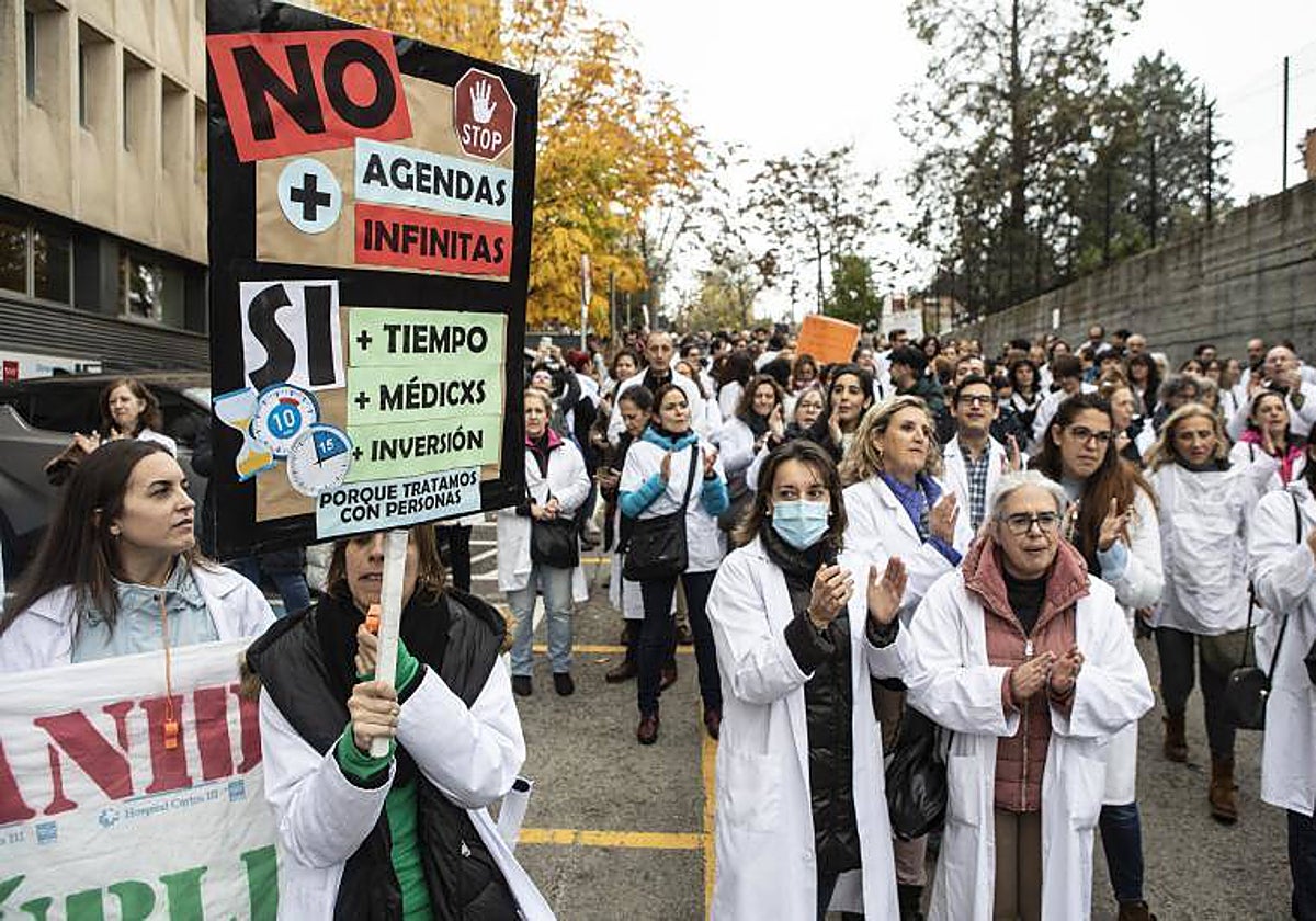Amyts planteará a los médicos hacer huelga de un día hasta las elecciones ante el inmovilismo de las negociaciones