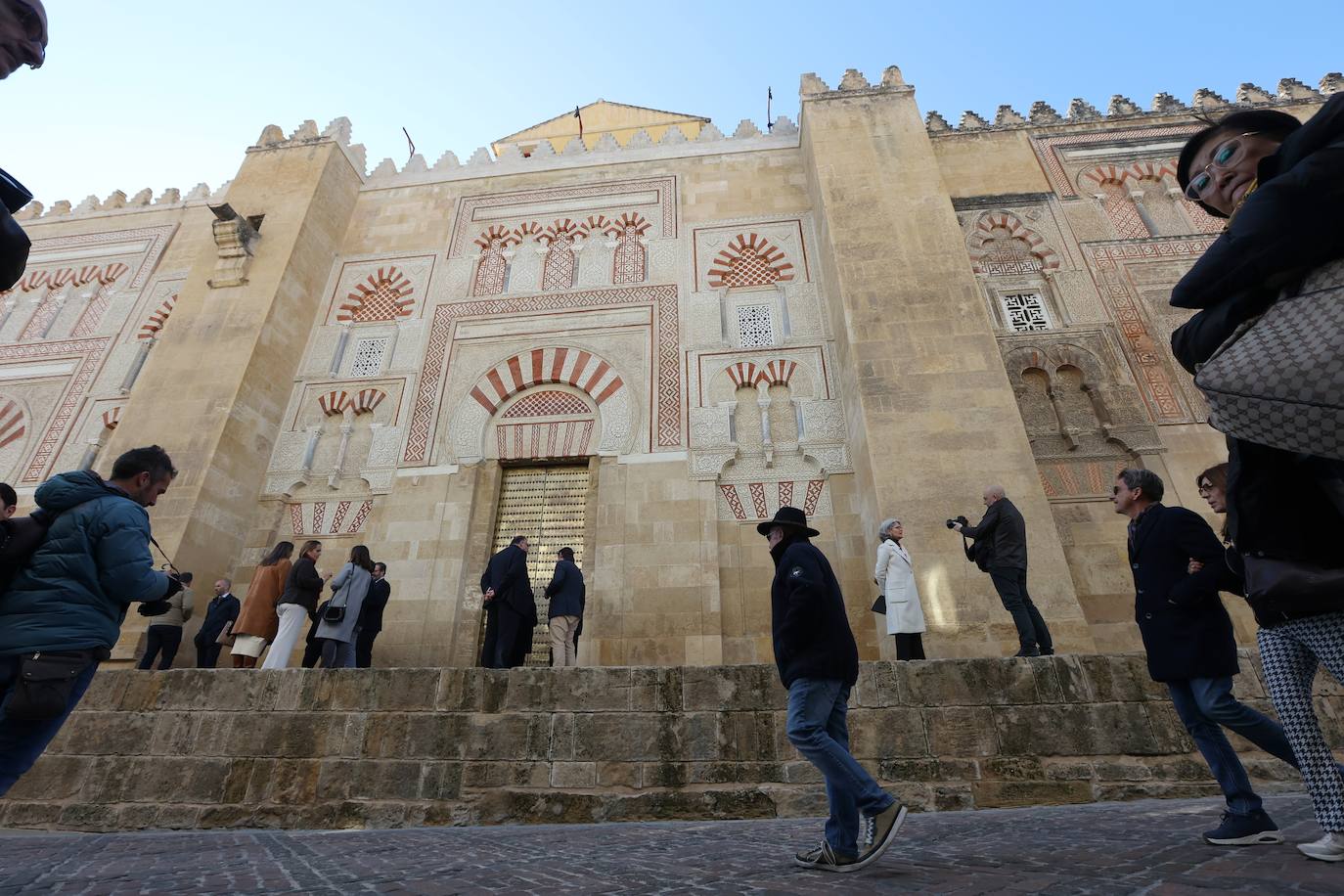 El esplendor de la portada de la Concepción de la Mezquita-Catedral de Córdoba, en imágenes
