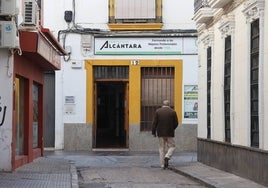 Cierra la Academia Alcántara, los tres golpes que acaban con una institución en Córdoba