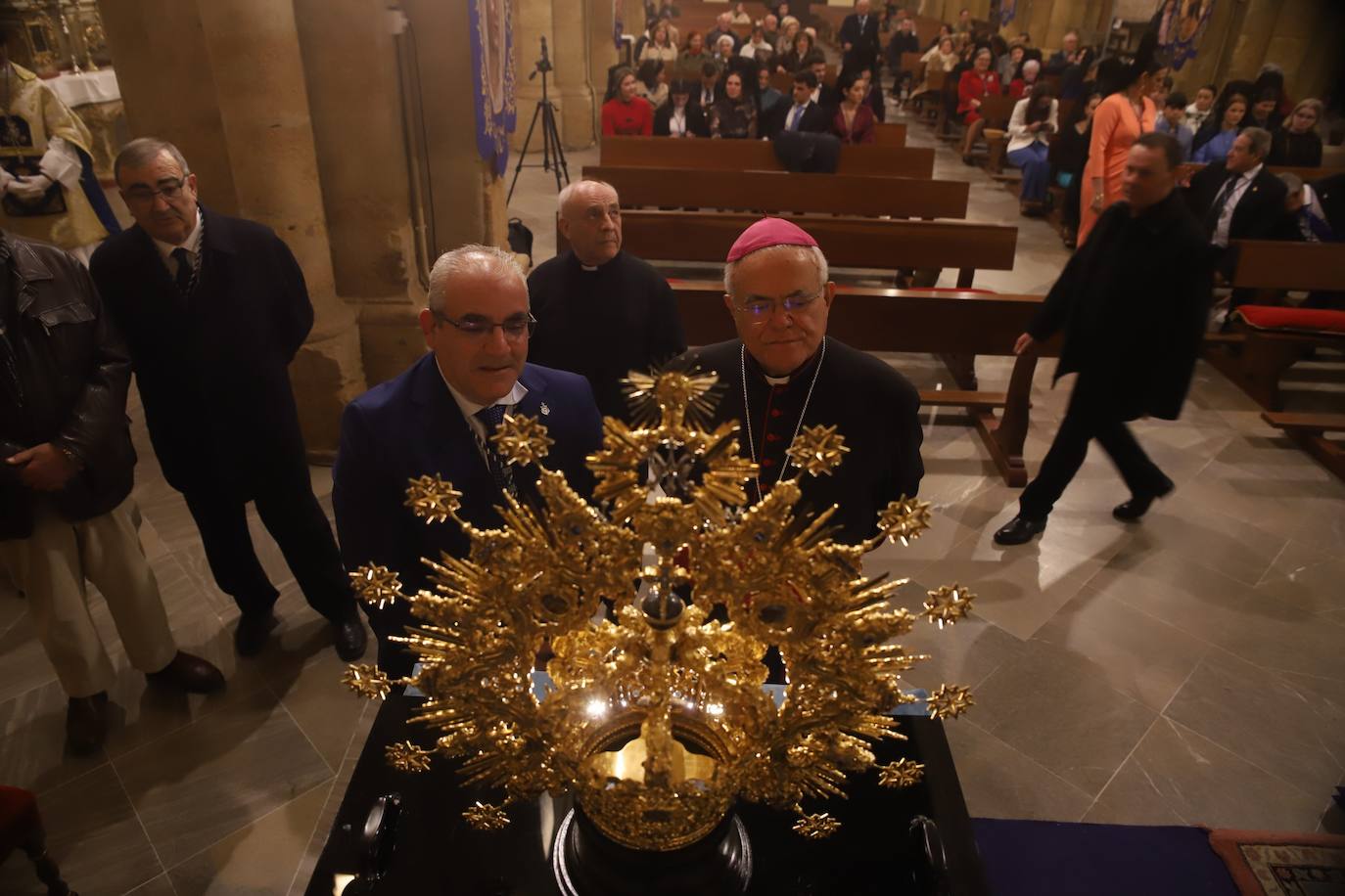 La solemne imposición de la nueva corona de la Virgen de la Alegría de Córdoba, en imágenes