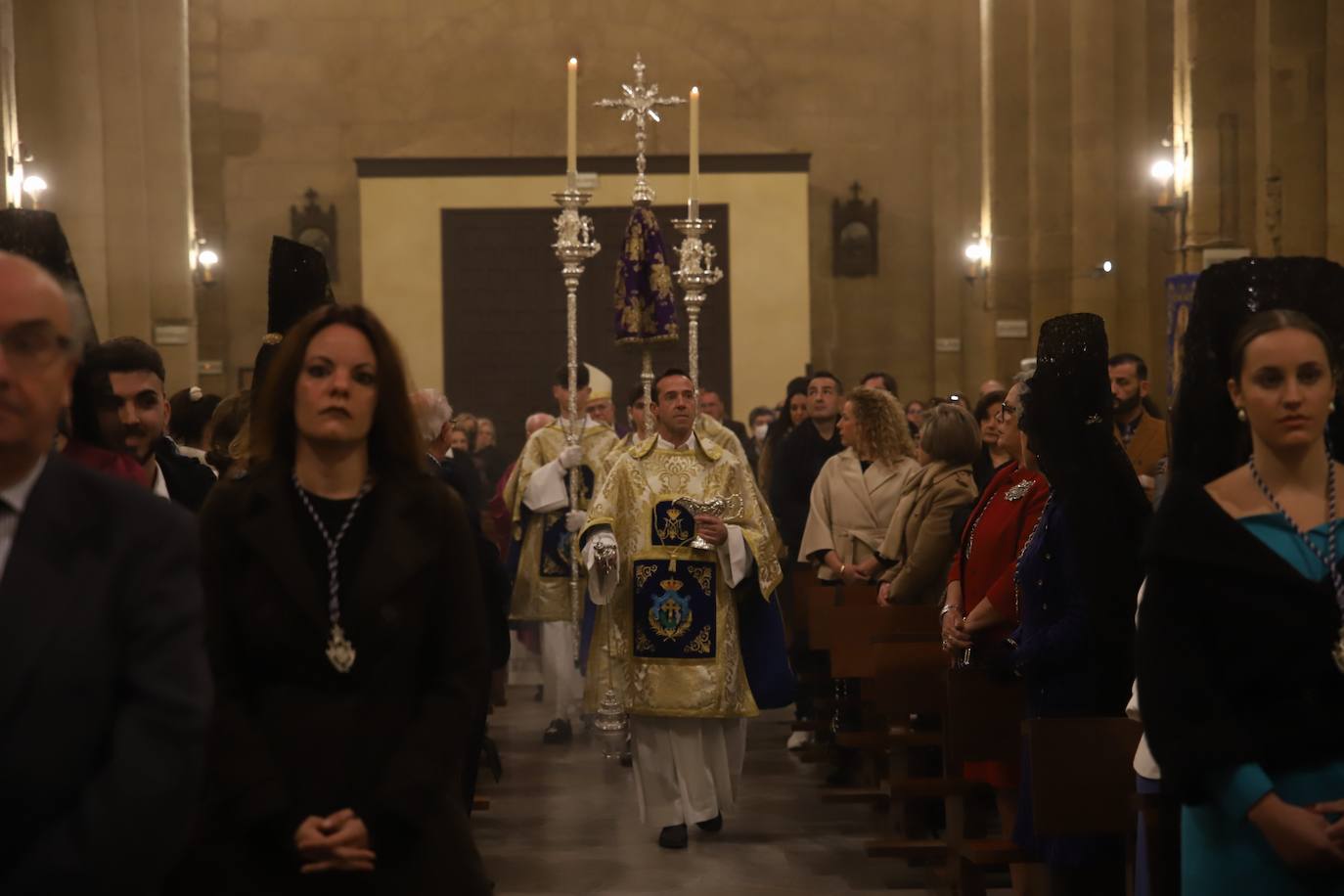 La solemne imposición de la nueva corona de la Virgen de la Alegría de Córdoba, en imágenes