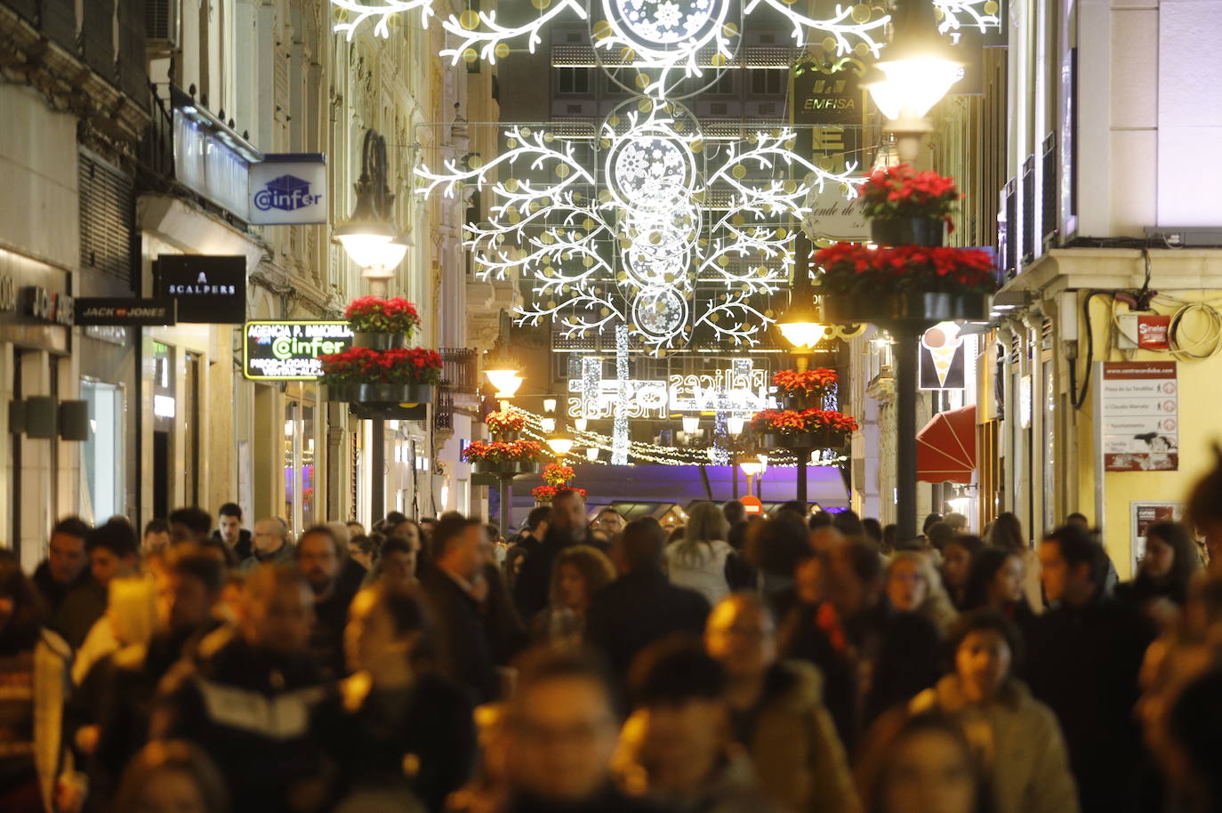 El ambiente del primer día del puente de diciembre en Córdoba, en imágenes
