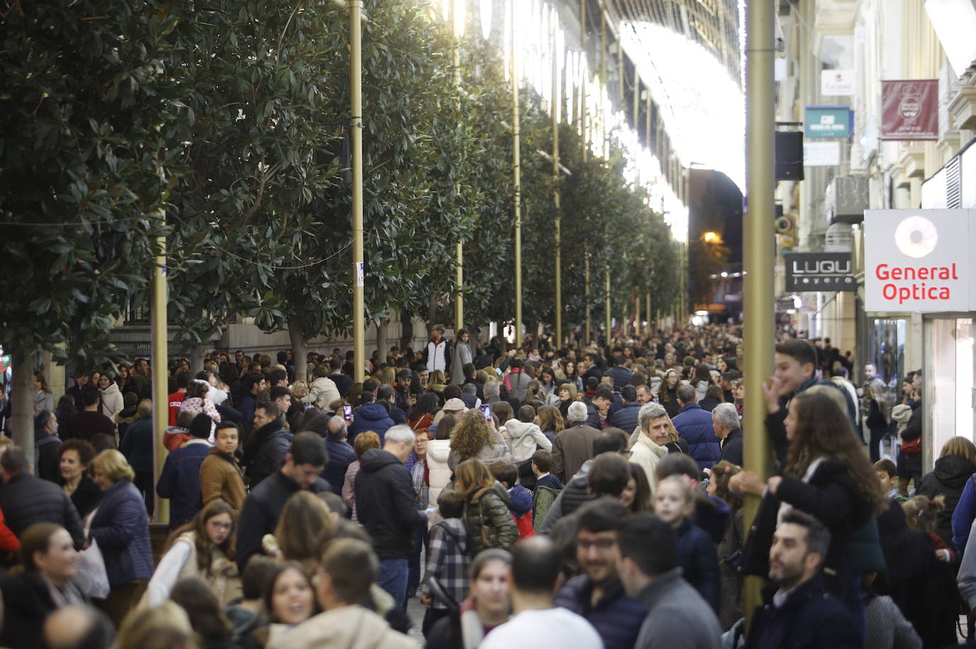 El ambiente del primer día del puente de diciembre en Córdoba, en imágenes