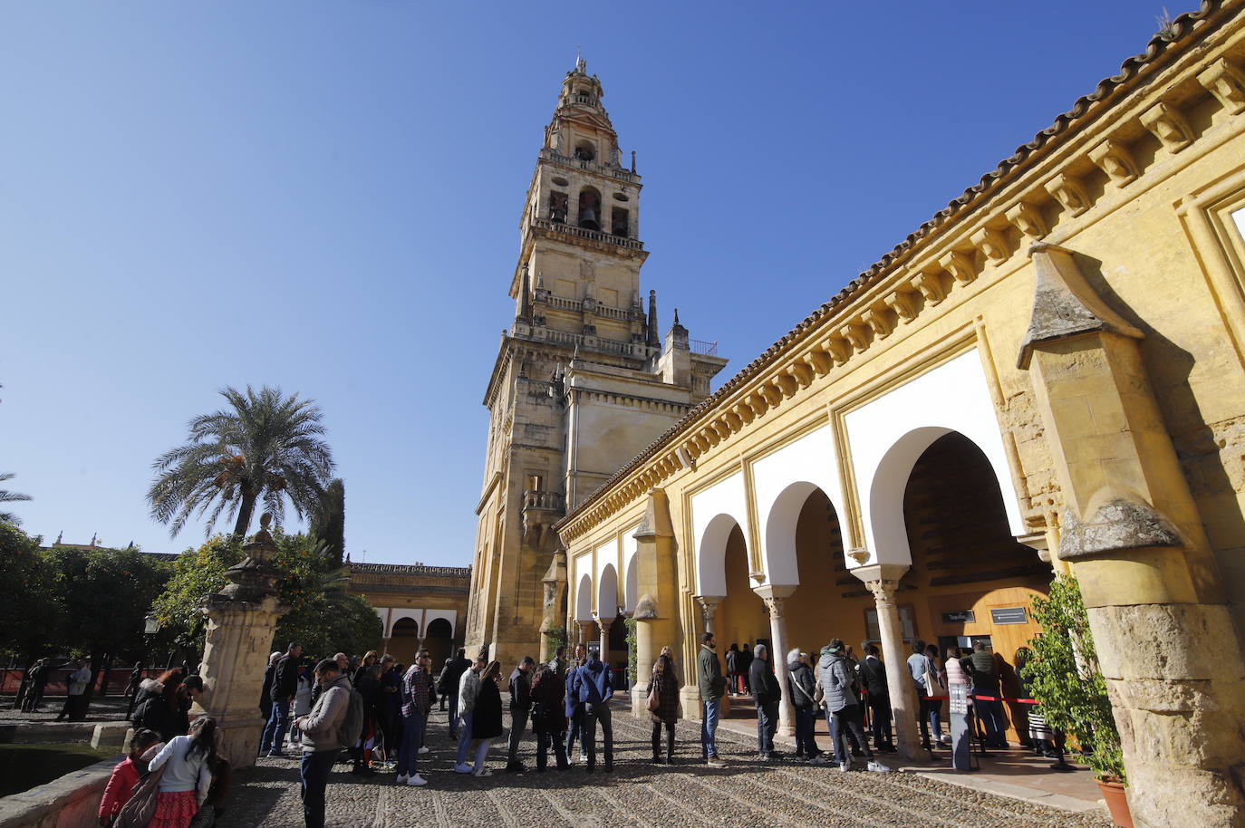 El ambiente del primer día del puente de diciembre en Córdoba, en imágenes