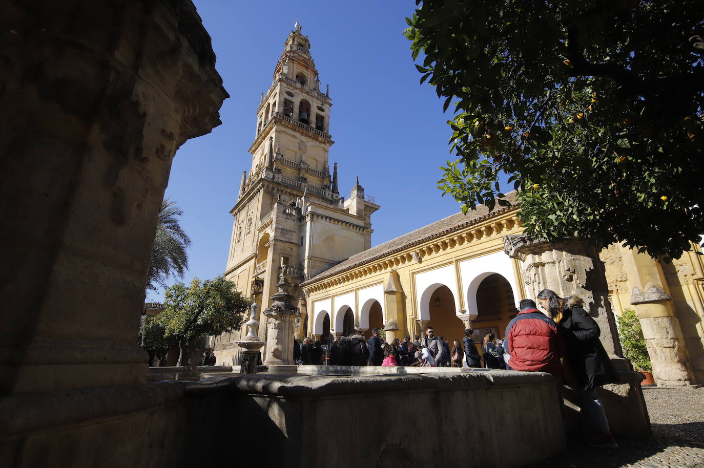 El ambiente del primer día del puente de diciembre en Córdoba, en imágenes