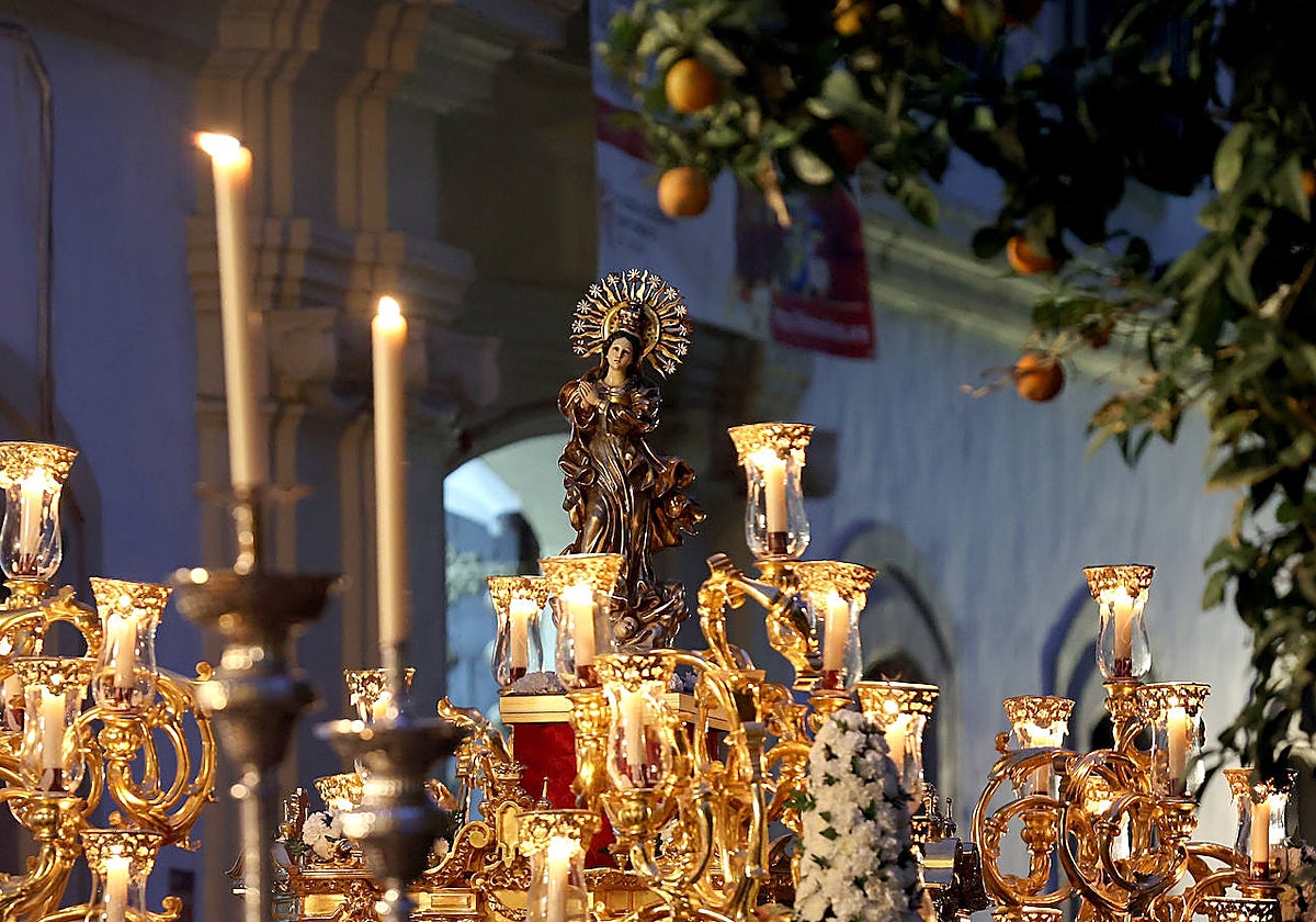 La emotiva procesión de la vigilia de la Inmaculada Concepción en Córdoba, en imágenes