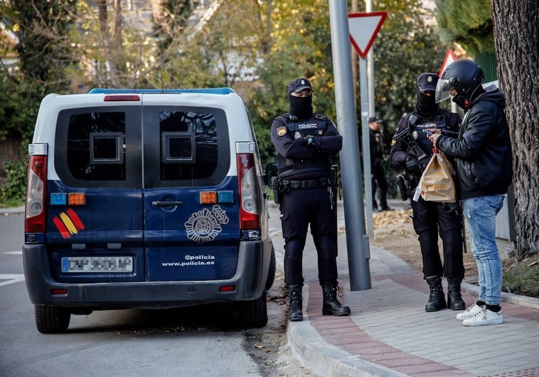 Detenido por dejar morir durante 5 días a su mujer con esclerosis múltiple tras caerse en su piso