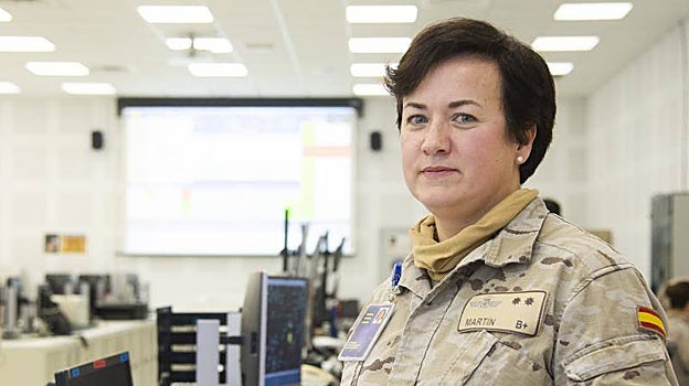 Grupo central de mando y control. Al frente del escuadrón de operaciones del Grucemac se encuentra la teniente coronel Begoña Blanca Martín Garía