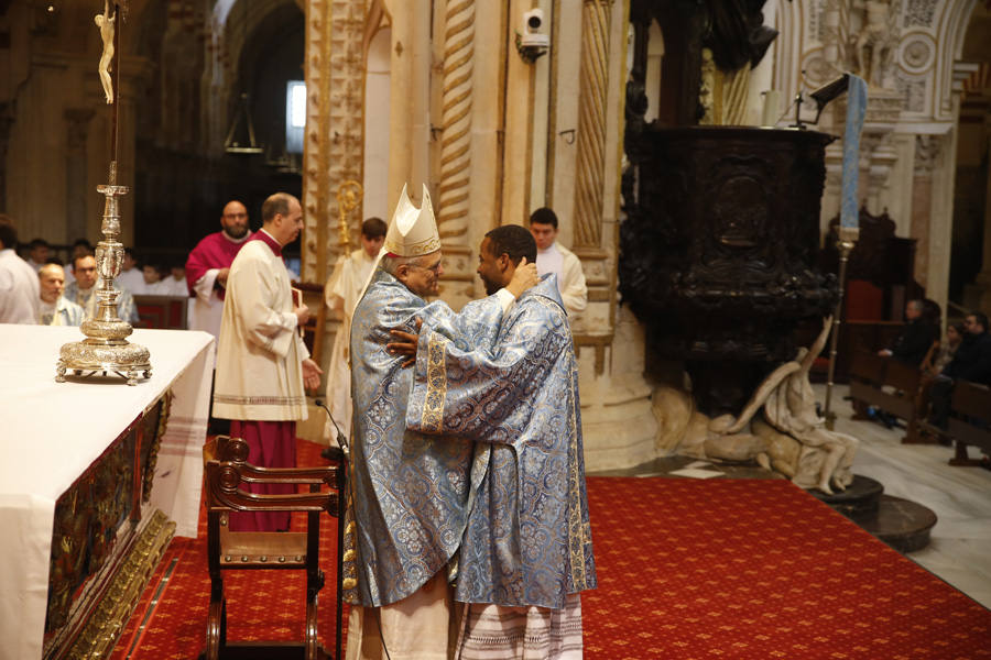 El obispo preside la ordenación de un nuevo diácono para la diócesis de Córdoba