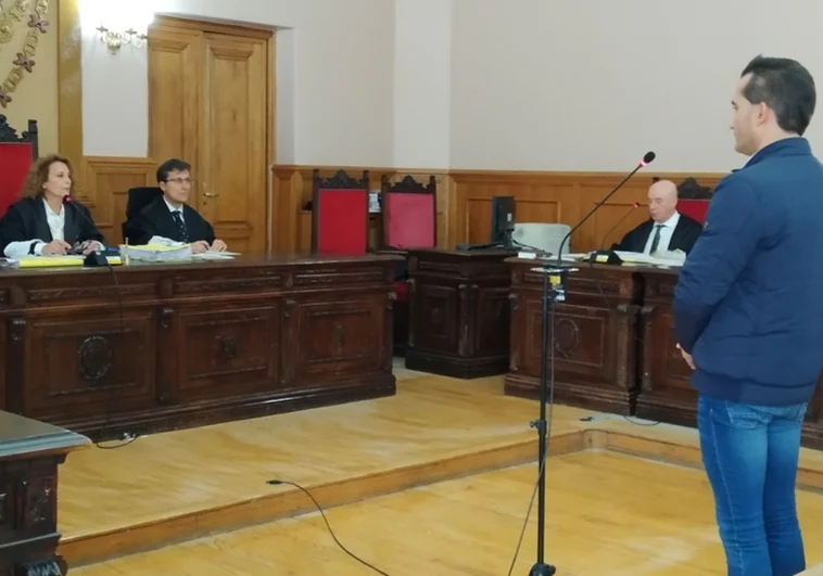 El alcalde de Navalcán, absuelto de falsificación de documento oficial: «No ha quedado acreditado»