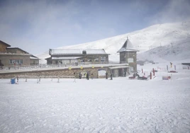 Sierra Nevada abre con el doble de zona esquiable tras tres días de cierre