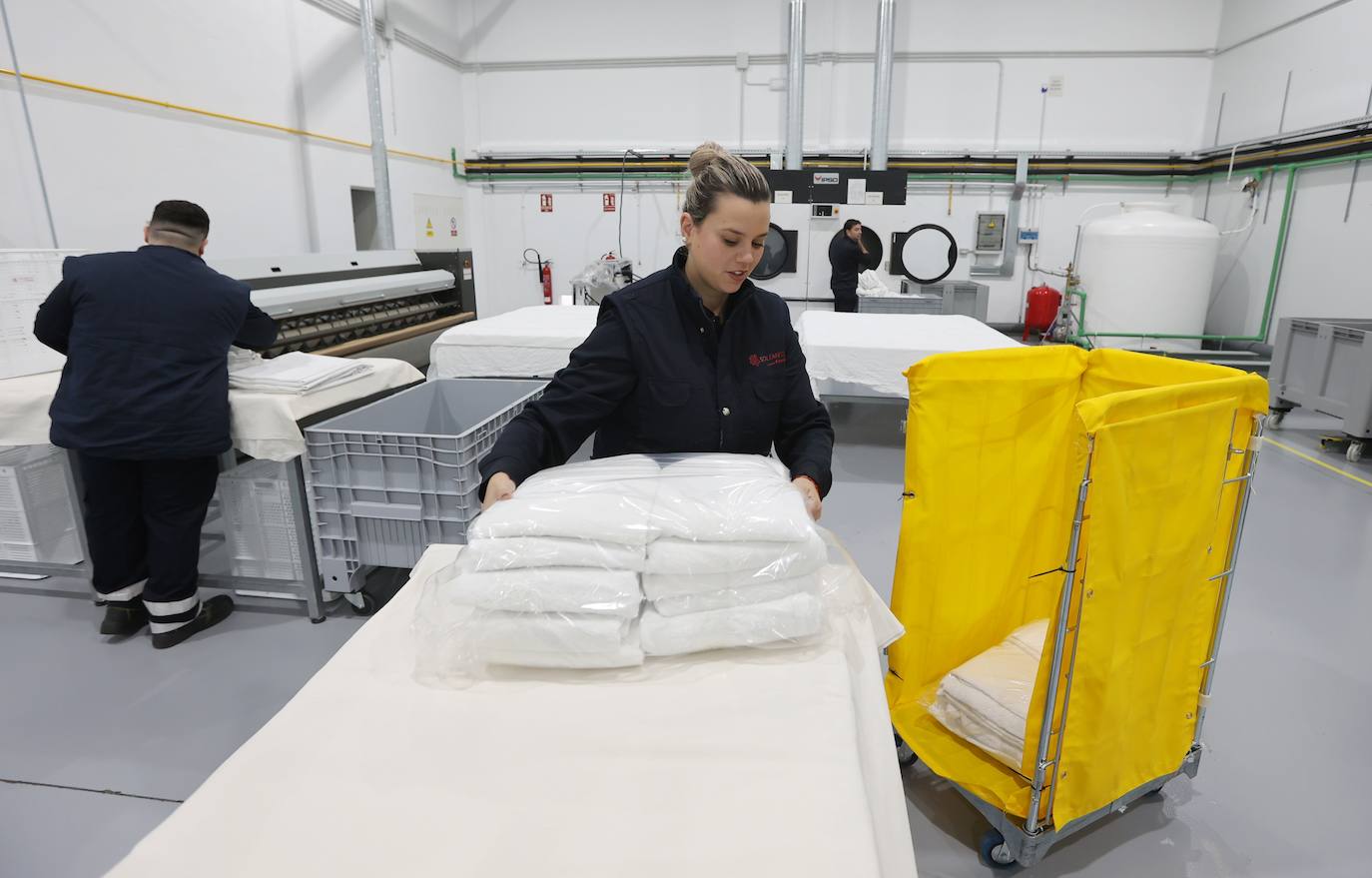 La nueva lavandería de Cáritas Córdoba, en imágenes