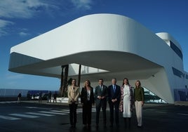 Juanma Moreno inaugura la terminal del Muelle Sur del Puerto de Huelva, «una puerta abierta al futuro de la provincia»