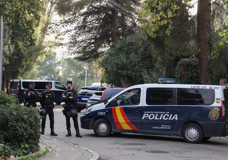 Los sobres con pólvora enviados a Moncloa, Torrejón y Defensa llegaron a Correos en Valladolid desde otra provincia