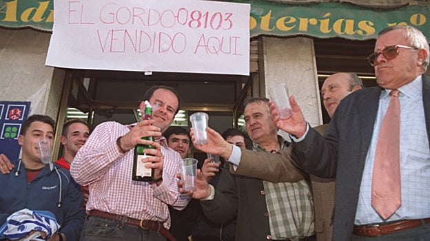 Celebración del primer premio de la Lotería de Navidad en 2022 en Lucena