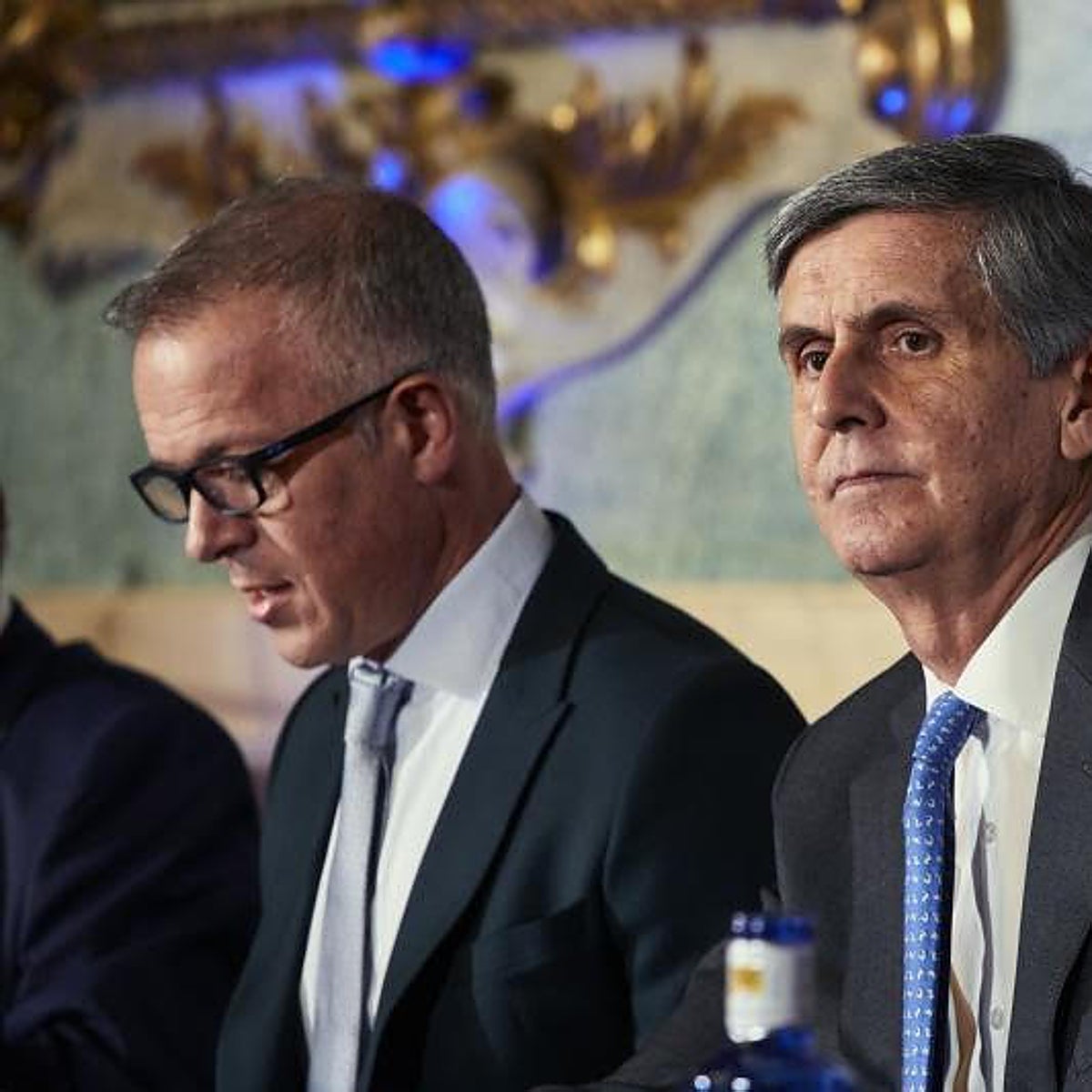 PSOE y Podemos logran retrasar el Pleno del TC con sus escritos