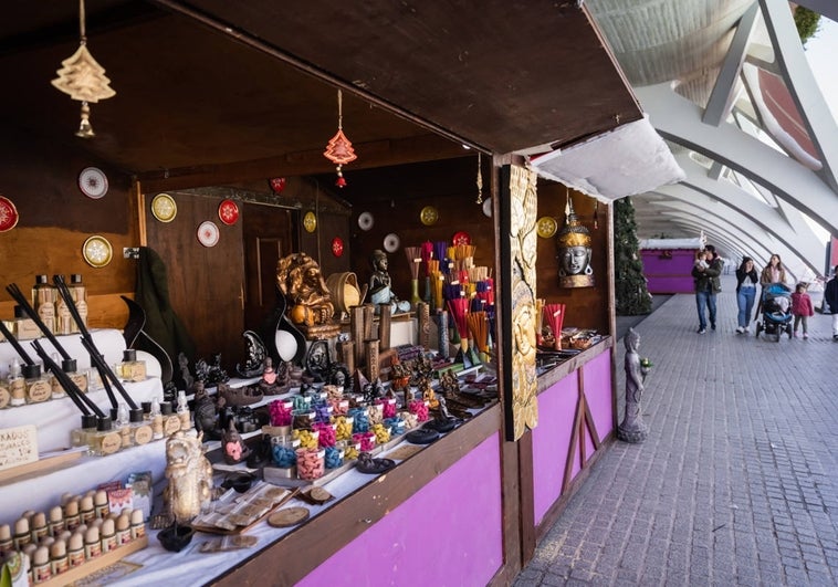 La Ciudad de las Artes y las Ciencias abre este viernes su mercado de Navidad en el Paseo de Arbotantes